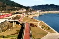 環(huán)長江景觀大道起步廣場(chǎng)