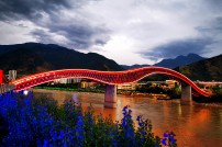 米易城北步行街景觀橋